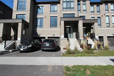 Att/Row/Townhouse in Ajax