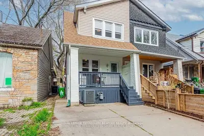 Duplex in Toronto
