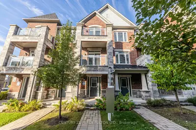 Condo Townhouse in Pickering