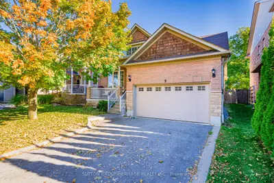 Detached in Whitby