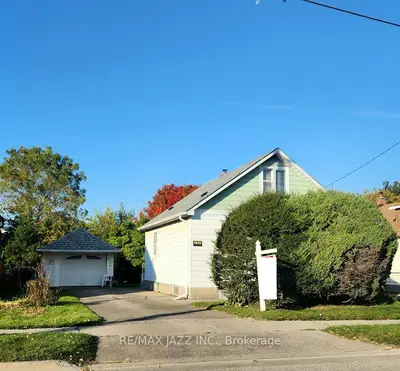 Detached in Oshawa