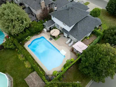 Detached in Oshawa