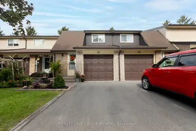 Condo Townhouse in Whitby