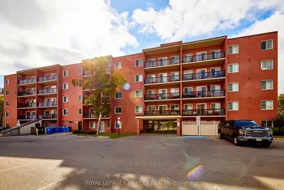 Condo Apartment in Oshawa