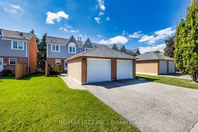 Condo Townhouse in Whitby