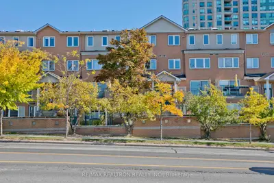 Condo Townhouse in Toronto