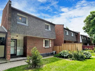Condo Townhouse in Whitby