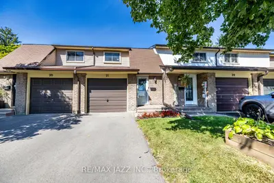 Condo Townhouse in Whitby