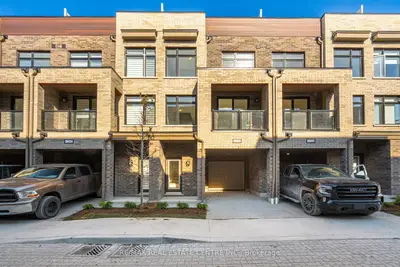 Condo Townhouse in Pickering