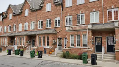 Condo Townhouse in Toronto
