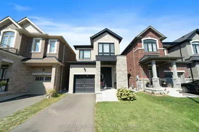 Detached in Whitby