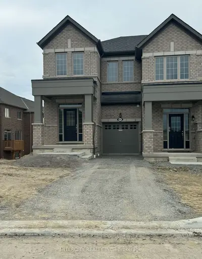 Att/Row/Townhouse in Pickering