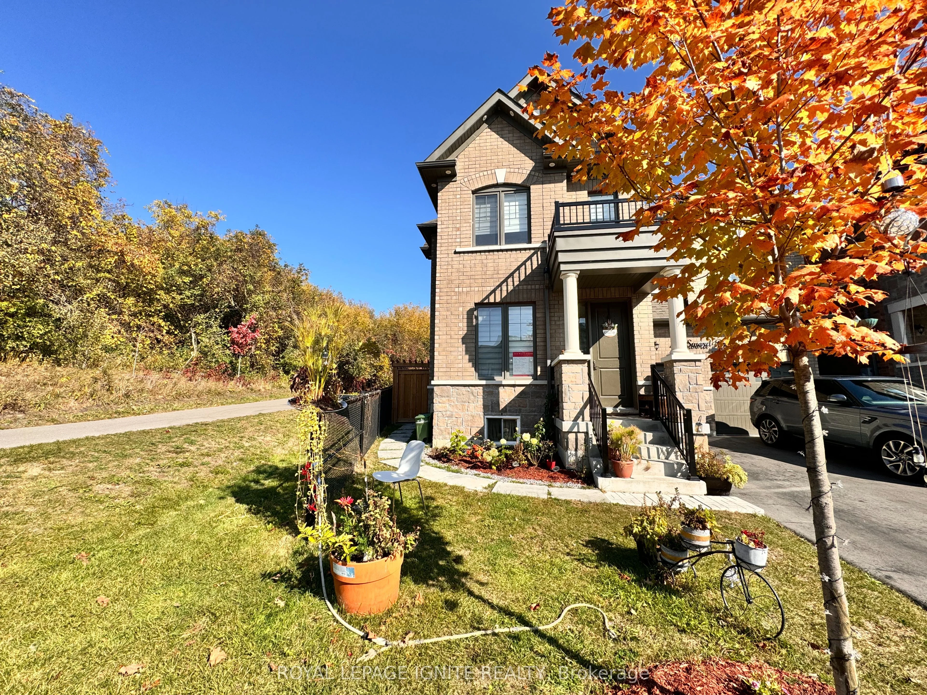 Detached in Whitby