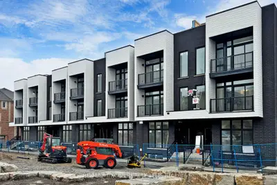 Condo Townhouse in Ajax