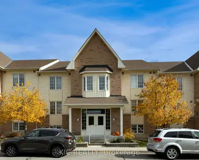 Condo Apartment in Whitby
