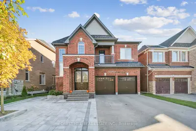 Detached in Oshawa