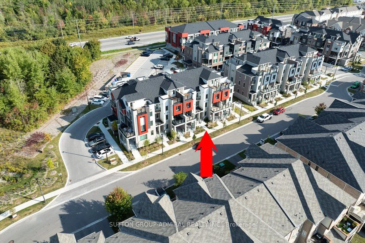 Condo Townhouse in Pickering