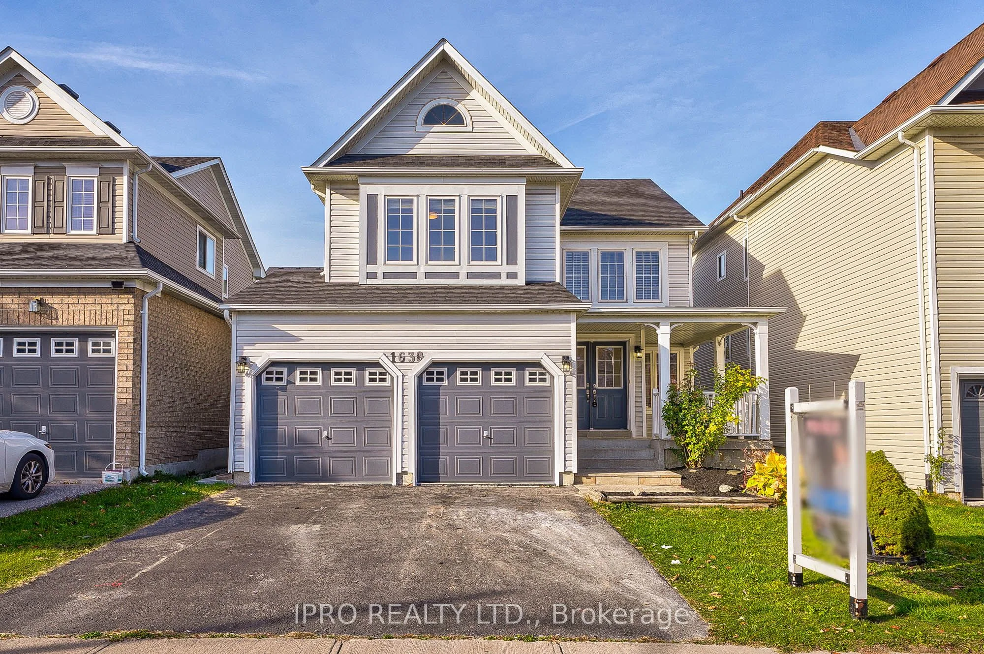 Detached in Oshawa