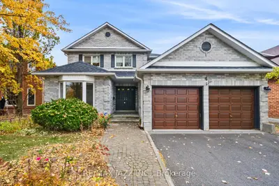 Detached in Whitby