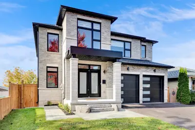Detached in Oshawa