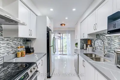 Condo Townhouse in Toronto