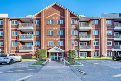 Condo Apartment in Ajax