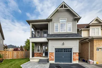Detached in Whitby