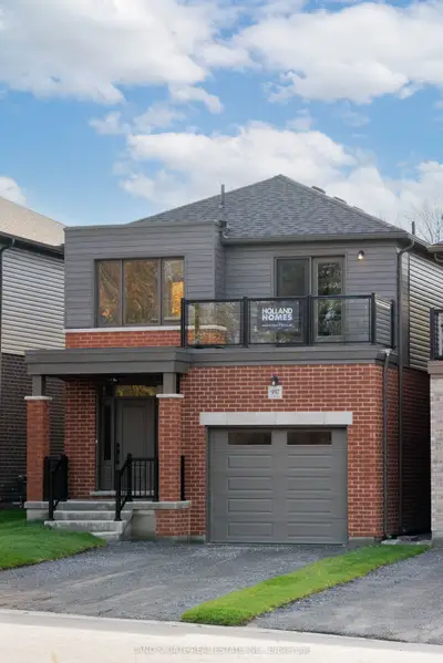Detached in Oshawa