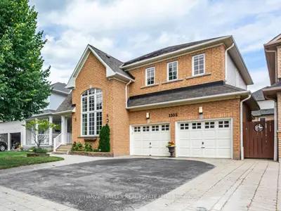 Detached in Oshawa