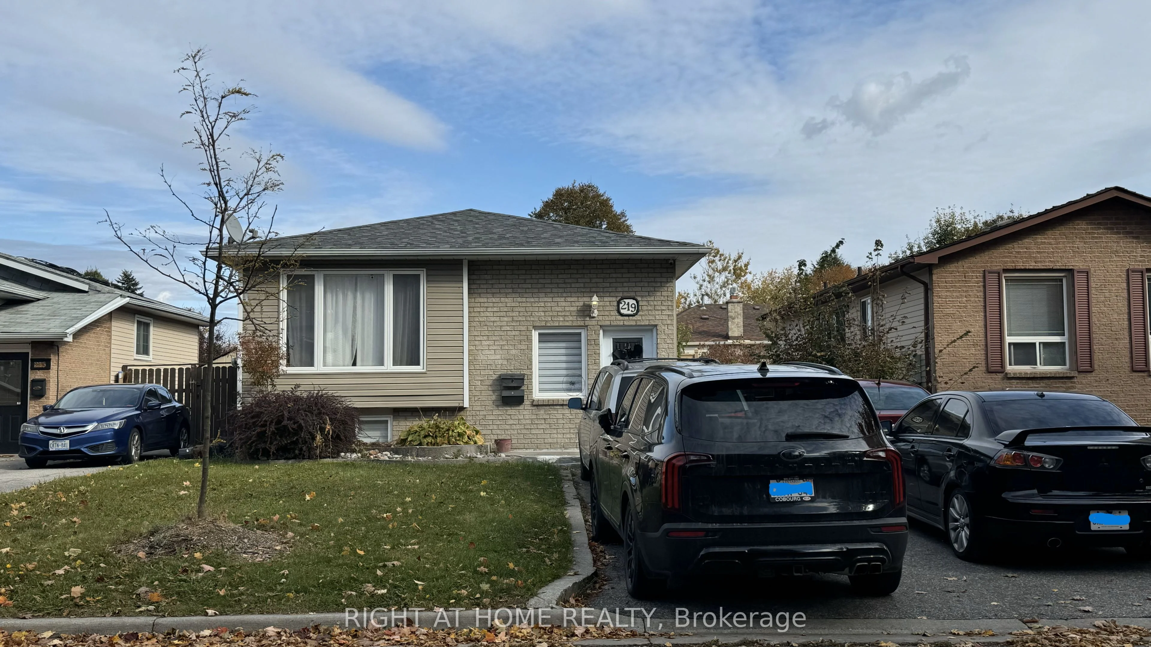 Detached in Oshawa