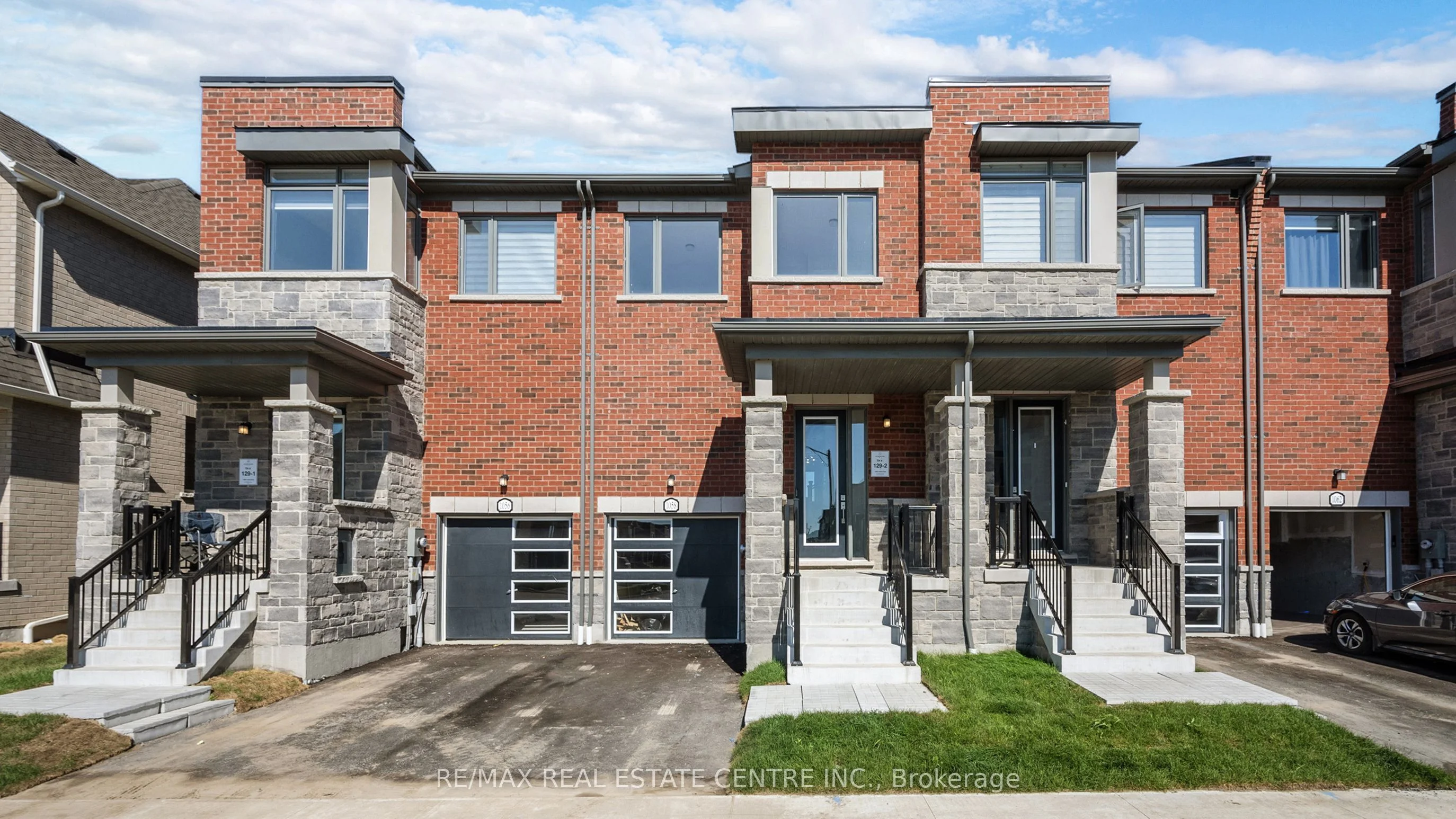 Att/Row/Townhouse in Oshawa