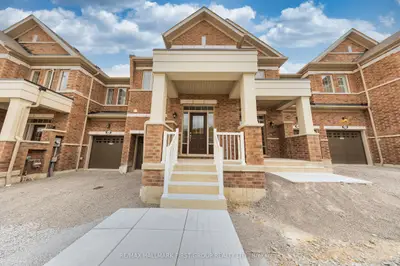 Att/Row/Townhouse in Pickering