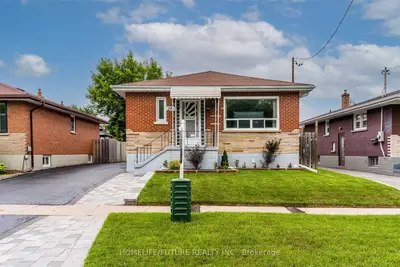 Detached in Oshawa