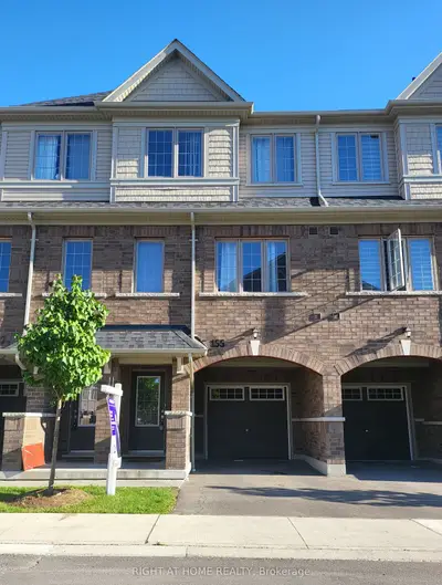 Condo Townhouse in Oshawa