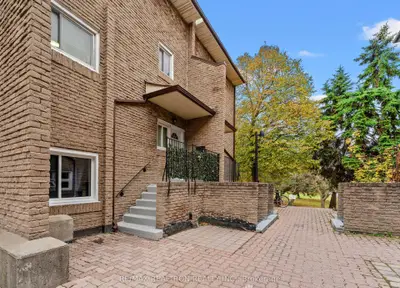 Condo Townhouse in Toronto