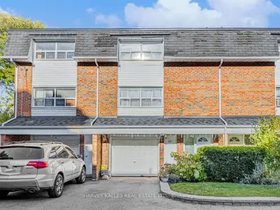 Condo Townhouse in Toronto