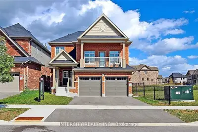 Detached in Clarington