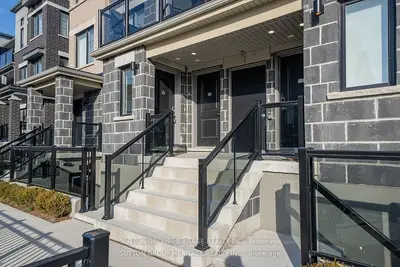 Condo Townhouse in Clarington