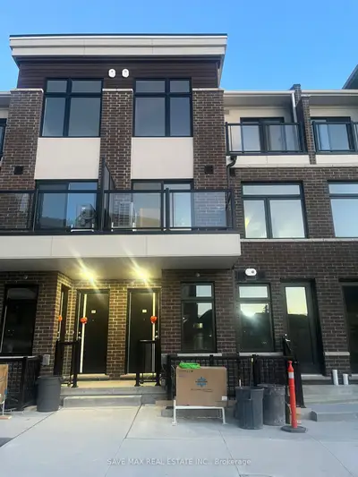 Condo Townhouse in Pickering