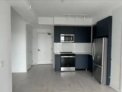 Condo Apartment in Whitby