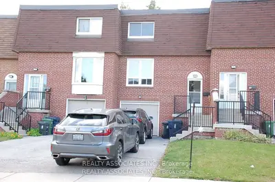 Condo Townhouse in Toronto
