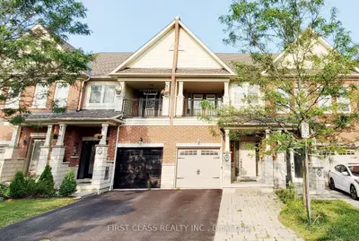 Att/Row/Townhouse in Whitchurch-Stouffville