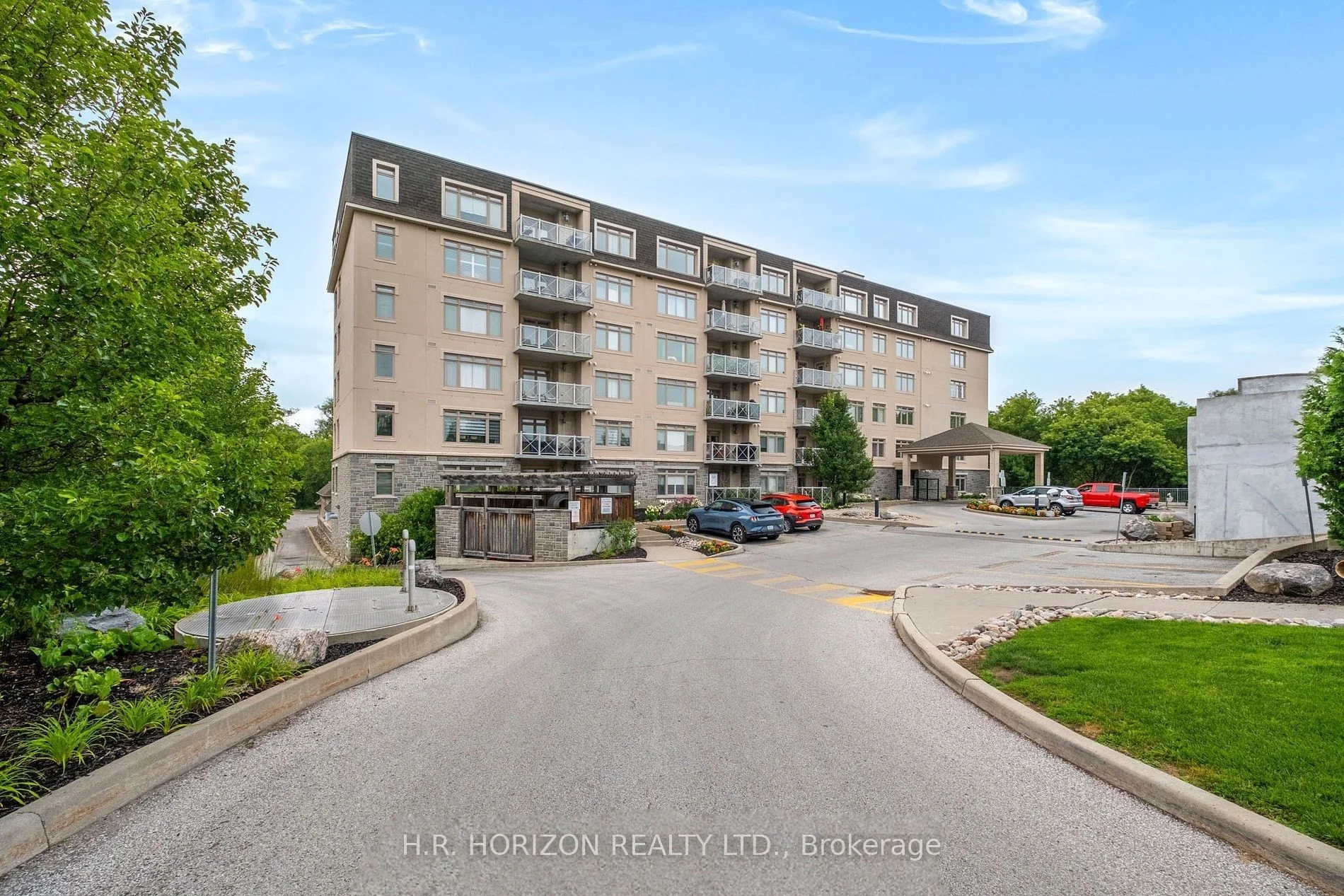149 Church Street 306, King, On L0g 1t0