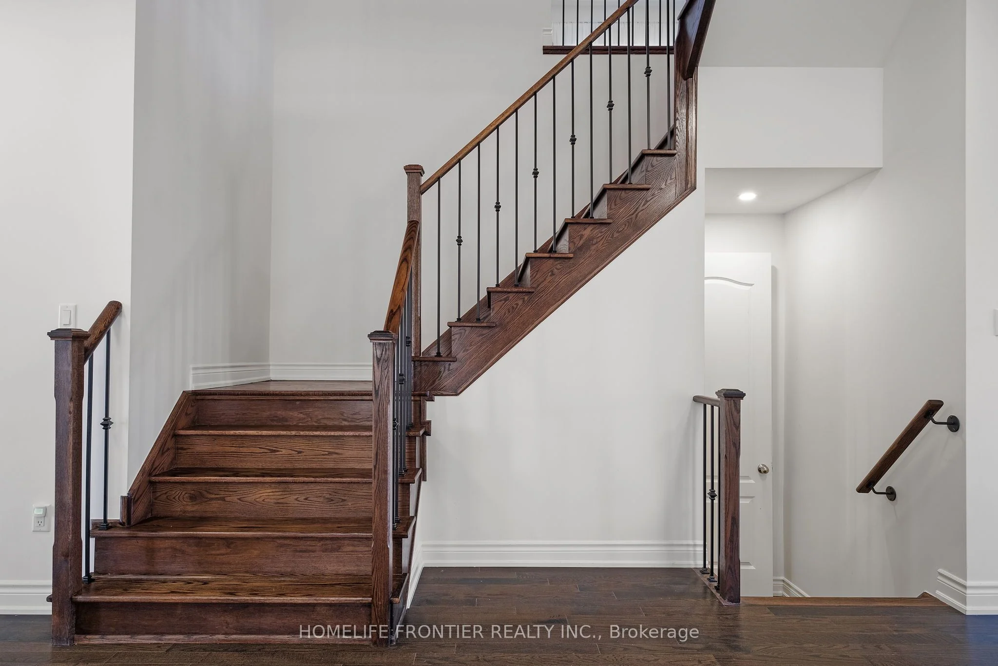 92 Holland Vista Street, East Gwillimbury, ON L9N 0T4