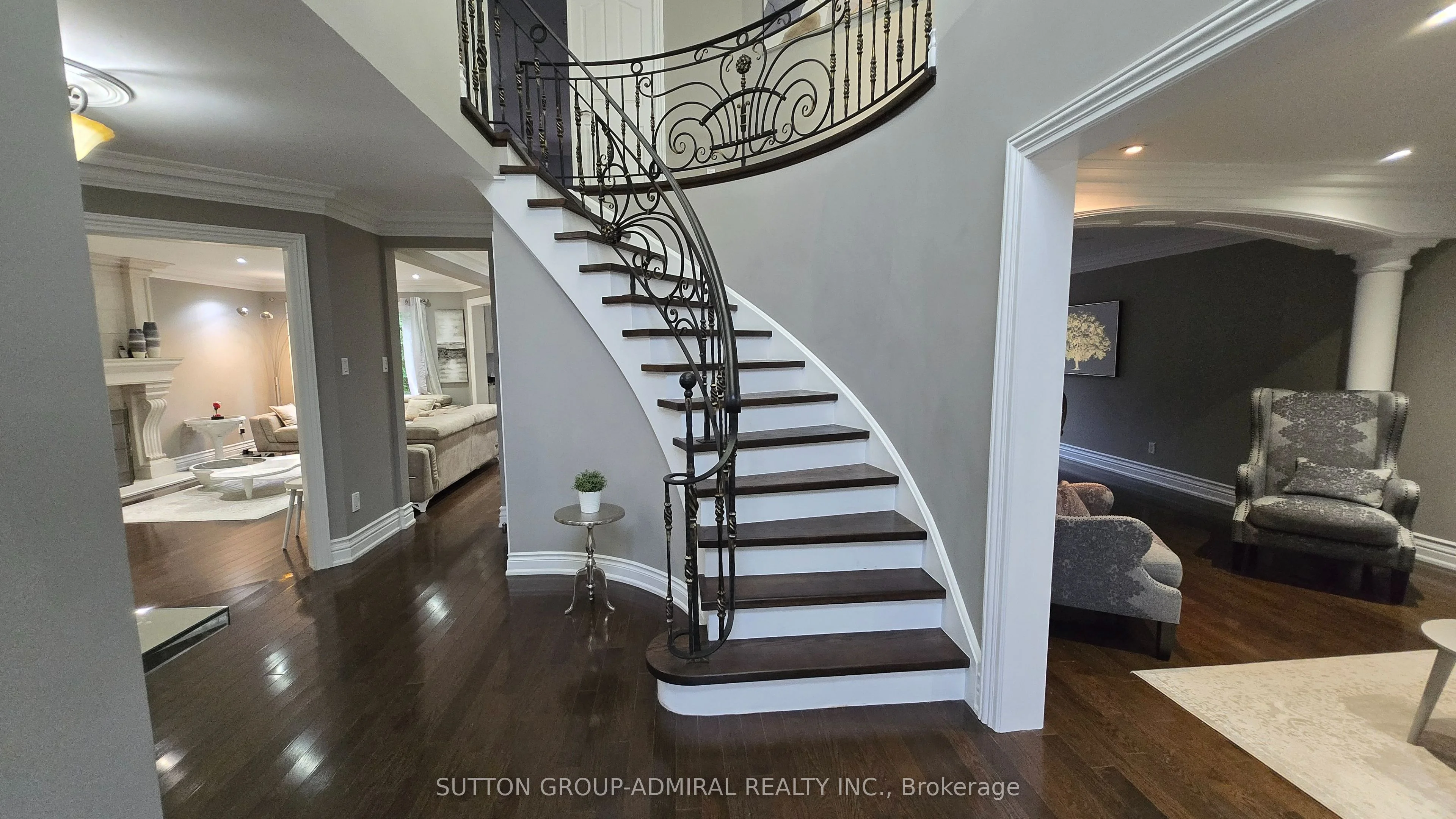 932 Schaeffer Outlook, Newmarket, On L3x 1v9