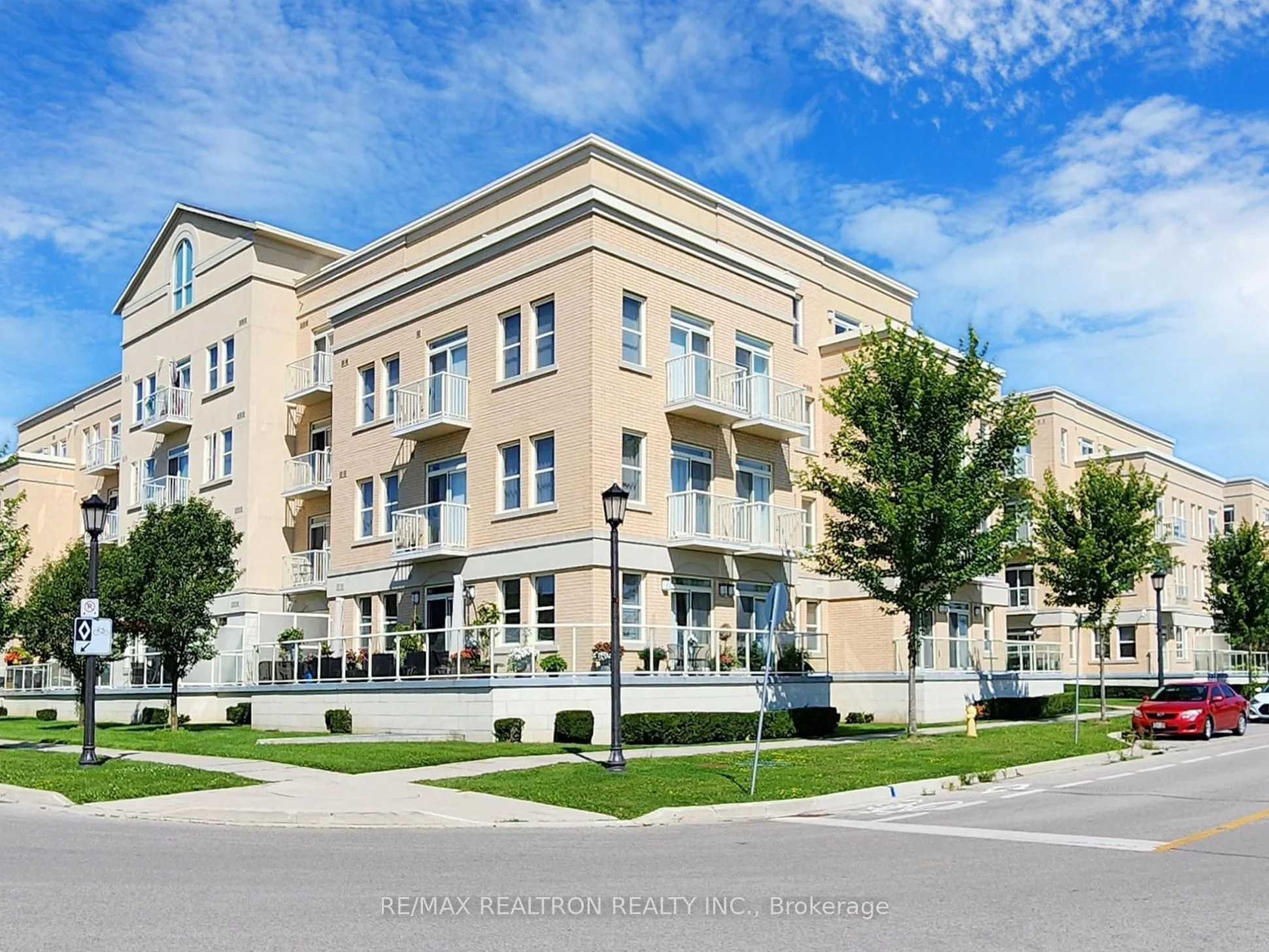 28 Prince Regent Street 224, Markham, On L6c 0v5