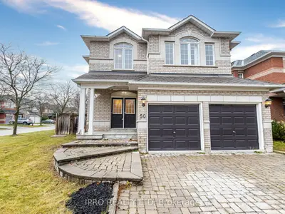 Detached in Richmond Hill