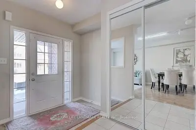 Att/Row/Townhouse in Markham