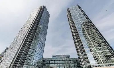 Condo Apartment in Vaughan