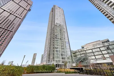 Condo Apartment in Vaughan
